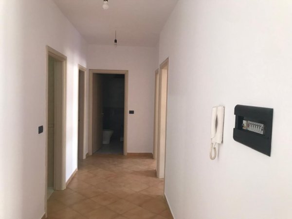 Tirane, shes apartament 2+1+Aneks+Ballkon Kati 7, 145.000 € 