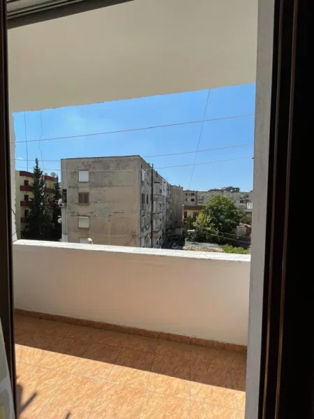 Tirane, shitet apartament 1+1 Kati 4, 63 m² 85.000 € (Rruga Bardhyl) TT 1310