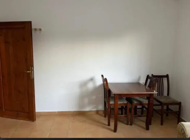 Tirane, jepet me qera apartament 2+1 Kati 1, 90 m² 250 € (Todi Shkurti, Tregu Elektrik)