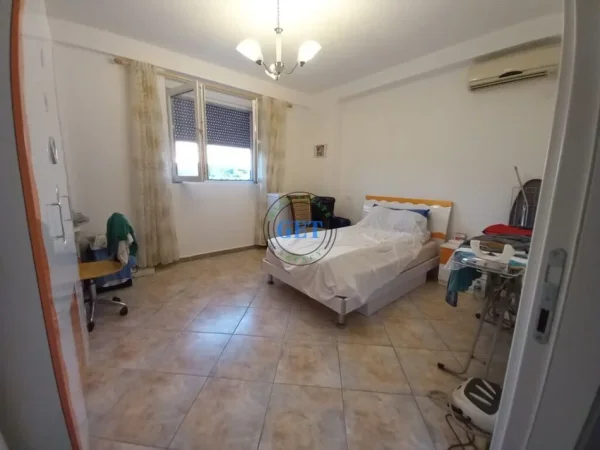 Durres, jepet me qera apartament 2+1+Ballkon Kati 4, 120 m² 350 € (Ish URT)