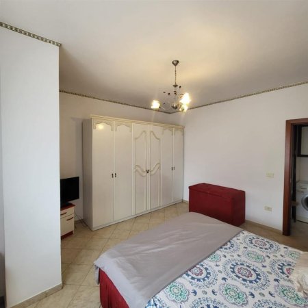 Tirane, jepet me qera apartament 2+1 Kati 7, 87 m² 650 € (Rruga e Kavajes)