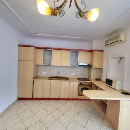Tirane, jepet me qera apartament 2+1 Kati 7, 87 m² 650 € (Rruga e Kavajes)