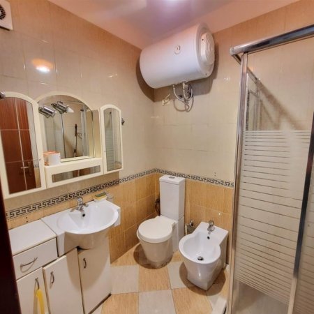 Tirane, jepet me qera apartament 2+1 Kati 7, 87 m² 650 € (Rruga e Kavajes)