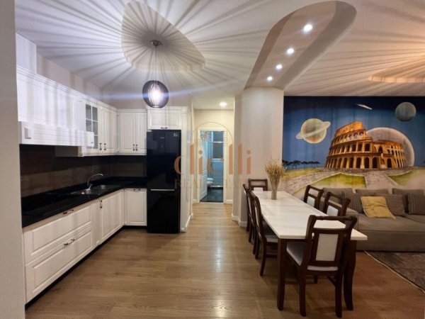 Tirane, shitet apartament 2+1+Ballkon , 90 m² (Liqeni i Thate, Prane Hotel Radison)