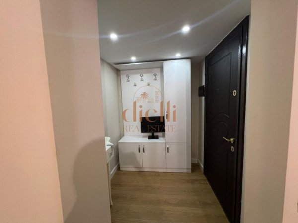 Tirane, shitet apartament 2+1+Ballkon , 90 m² (Liqeni i Thate, Prane Hotel Radison)