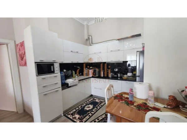 Tirane, shitet apartament 2+1+Ballkon , 107 m² 185.500 € (Prane Kopshtit zoologjik)