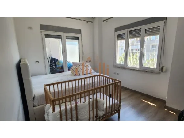 Tirane, shitet apartament 2+1+Ballkon , 107 m² 185.500 € (Prane Kopshtit zoologjik)