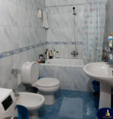 Tirane, jepet me qera apartament 2+1 Kati 2, 104 m² 700 € (ish blloku)