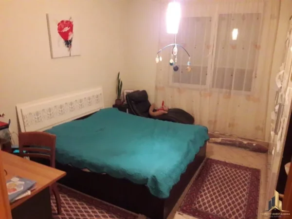 Tirane, jepet me qera apartament 2+1 Kati 2, 104 m² 700 € (ish blloku)