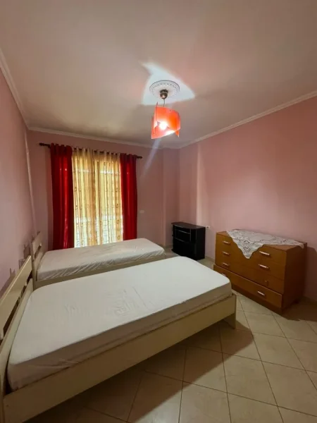 Tirane, jepet me qera apartament 2+1+Ballkon Kati 7, 120 m² 450 € (astir)