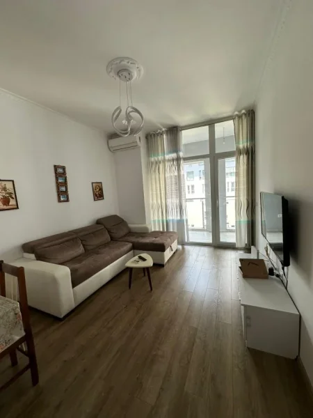 Tirane, jepet me qera apartament 2+1+Ballkon Kati 4, 84 m² 750 € (KOMUNA E PARISIT , KIKA 2)