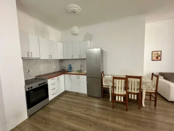 Tirane, jepet me qera apartament 2+1+Ballkon Kati 4, 84 m² 750 € (KOMUNA E PARISIT , KIKA 2)