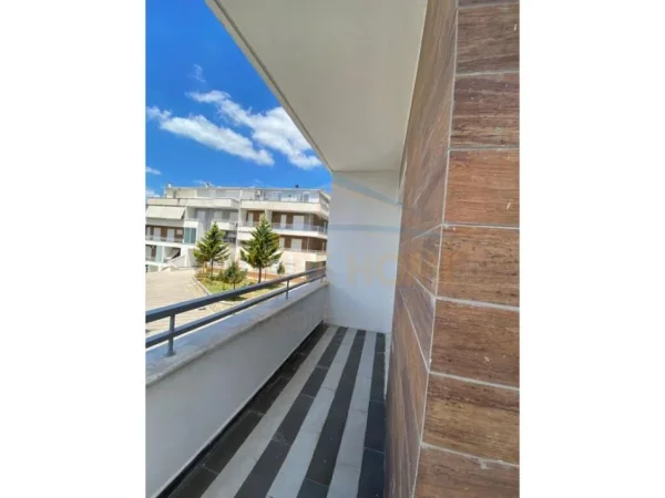 Tirane, shitet apartament 2+1 Kati 1, 85 m² 96.000 € (Fresk)