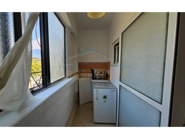 Tirane, jepet me qera apartament 1+1 Kati 3, 66 m² 400€ (ALI DEM)