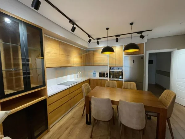 Tirane, shitet apartament 2+1 Kati 7, 115 m² 160.000 € (Misto Mame)