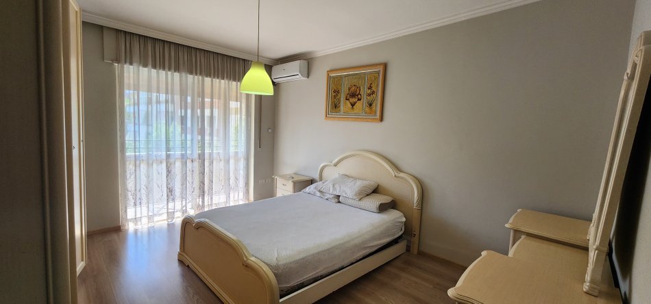 Tirane, jepet me qera apartament+verande | Penthouse 2+1+Aneks+Ballkon Kati 2, 164 m² 850 € (Rruga e Bogdaneve)