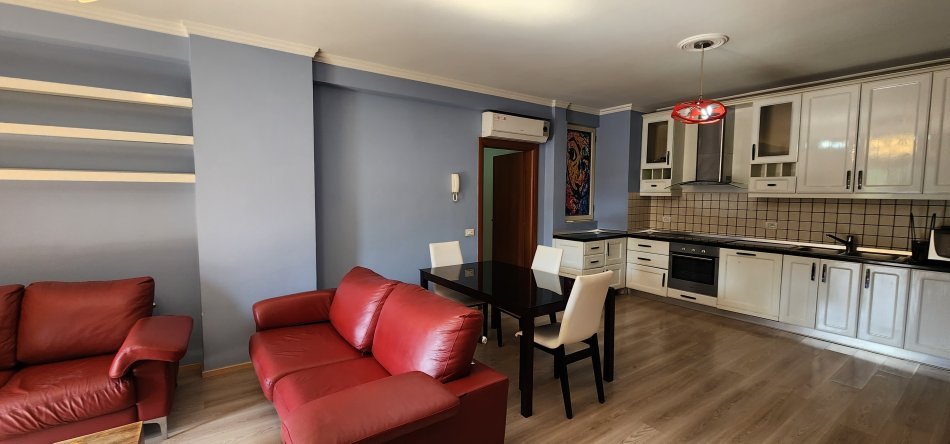 Tirane, jepet me qera apartament+verande | Penthouse 2+1+Aneks+Ballkon Kati 2, 164 m² 850 € (Rruga e Bogdaneve)
