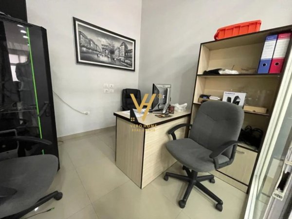 Tirane, jepet me qera zyre Kati 1, 150 m² 1.000 € (ALI DEMI)