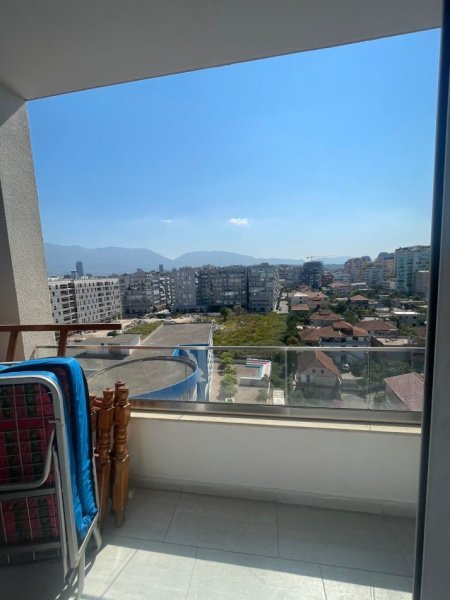 Tirane, jepet me qera apartament 1+1+Ballkon Kati 8, 90 m² 450 € (KOMUNA E PARISIT)