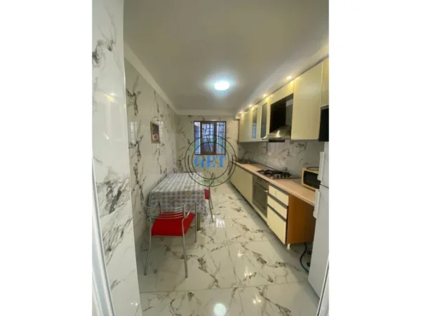 Durres, shitet apartament 3+1 Kati 1, 130 m² (Gjykata Durres)