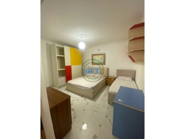 Durres, shitet apartament 3+1 Kati 1, 130 m² (Gjykata Durres)