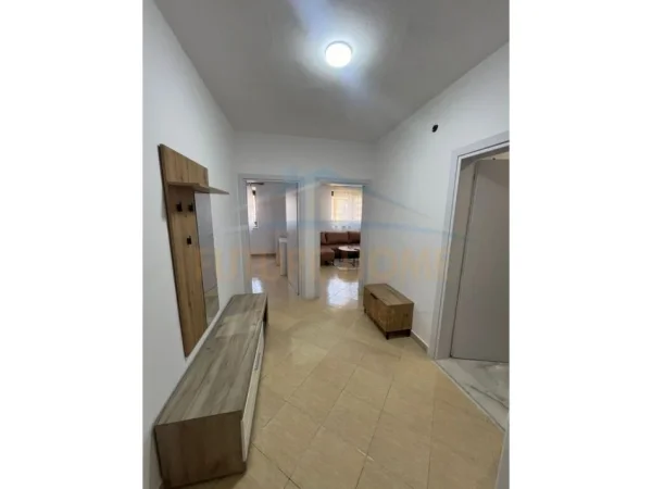 Tirane, jepet me qera apartament 1+1 Kati 5, 64 m² 500 € (21 Dhjetori)