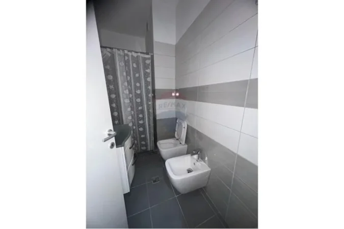 Tirane, jepet me qera apartament 3+1 , 103 m² 1.201 € (JEPET ME QERA APARTAMENT 3+1+2 TEK LIQENI I THATE)