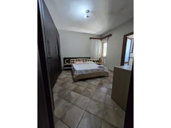 Durres, jepet me qera apartament 2+1 Kati 3, 90 m² (Stadiumi)