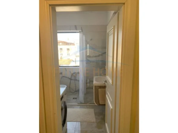 Tirane, jepet me qera apartament 2+1 Kati 6, 75 m² 600 € (Ish Parku i Autobuzave)