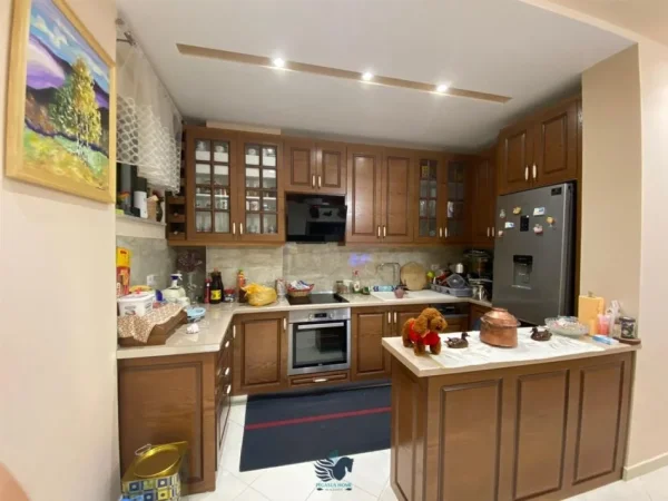 Jepet Me Qera Apartament 2+1 Ne Fresk [ID P02152]