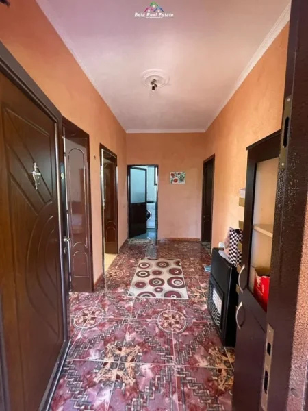 Tirane, jepet me qera Vile 1+1 Kati 1, 65 m² 400 € (komuna e parisit)