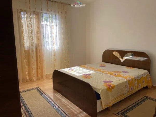 Tirane, jepet me qera Vile 1+1 Kati 1, 65 m² 400 € (komuna e parisit)