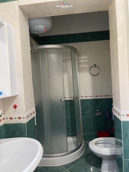 Tirane, jepet me qera Vile 1+1 Kati 1, 65 m² 400 € (komuna e parisit)