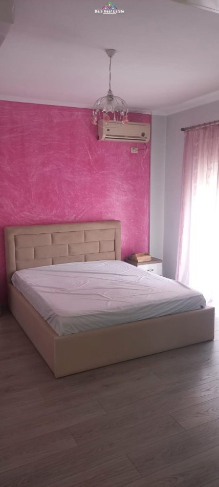 Tirane, jepet me qera Vile 3+1 Kati 4, 120 m² 700 € (vilat ghjer,ane)