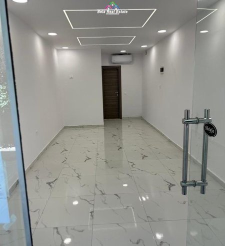Tirane, jepet me qera dyqan Kati 1, 31 m² 400 € (Rruga e Elbasanit)