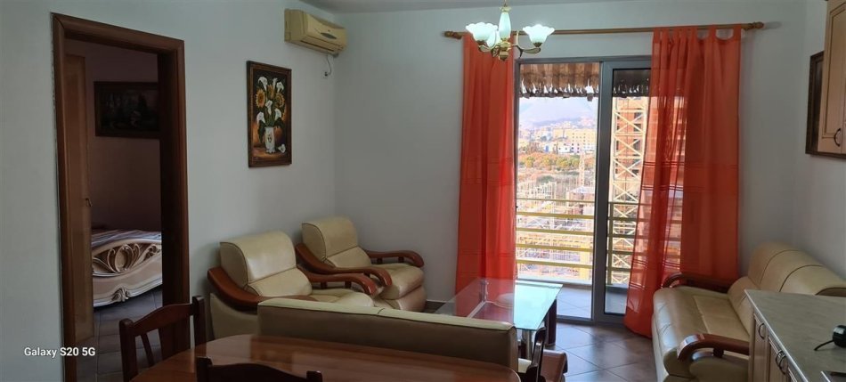 Tirane, jepet me qera apartament 1+1+Ballkon Kati 6, 75 m² 400 € (JORDAN MISJA)