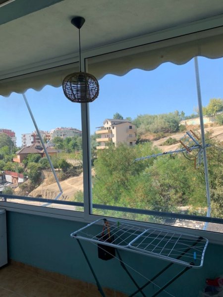 Tirane, jepet me qera apartament Kati 5, 75 m² 300 € (Tek Fresku)