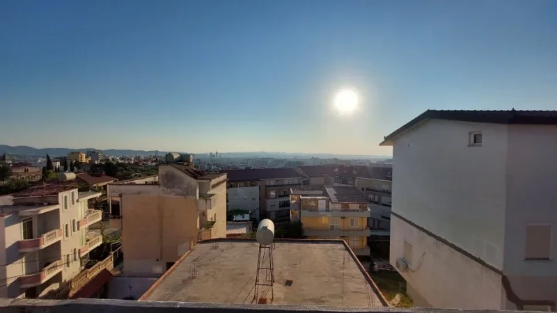 Tirane, shes shtepi 3+1+Aneks+Ballkon Kati 3, 2 m² 350.000 € (Dalip Topi)