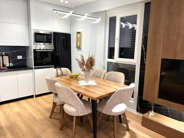 Tirane, jepet me qera 2+1+Ballkon Kati 6, 100 m² 850 € (DON BOSKO)