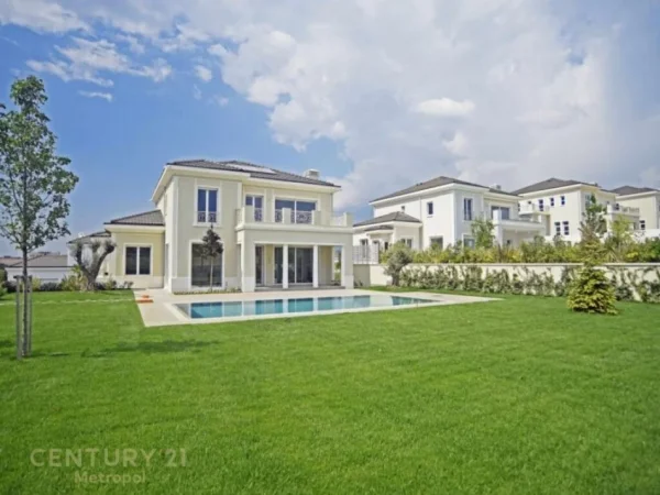 Tirane, shes Vile , 391 m² 1.400.000 € (Qendra Tregtare TEG)