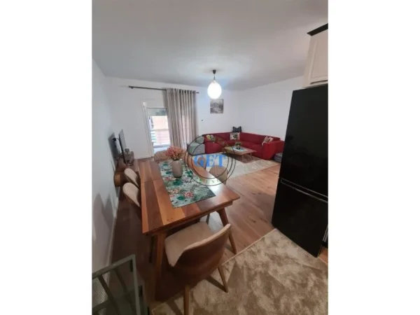 Durres, jepet me qera apartament 1+1+Ballkon Kati 1, 65 m² 500 € (Plazh Iliria)