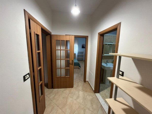 Tirane, jepet me qera apartament 2+1 Kati 3, 118 m² 550 € (Rruga 5 Maji)