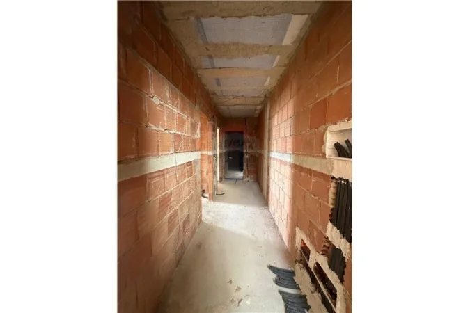 Tirane, shitet apartament 1+1+Ballkon Kati 10, 66 m² 97.000 € (SHESIM APARTAMENT 1+1 RRUGA 5 MAJI!)