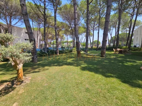 Durres, shitet apartament ne plazh 2+1 Kati 0, 97 m² 380.000 € (Gjiri i Lalzit)