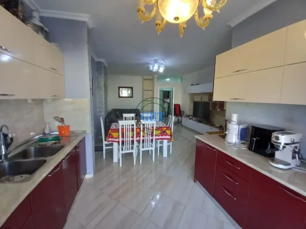 shitet apartament 2+1+Ballkon Kati 11, 102 m² 110.000 € (Stacioni Trenit Durres)