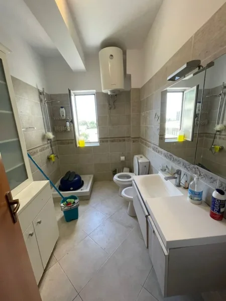 Tirane, shitet apartament 3+1+Ballkon Kati 2, 130 m² 200.000 € 
