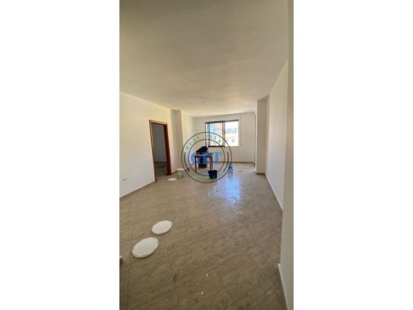 Durres, shitet apartament 1+1+Ballkon Kati 5, 82 m² 85.000 € (Plazh Hekurudha)
