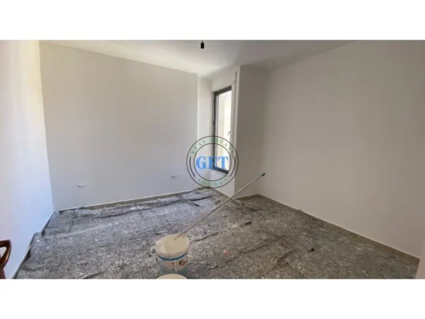 Durres, shitet apartament 1+1+Ballkon Kati 5, 82 m² 85.000 € (Plazh Hekurudha)