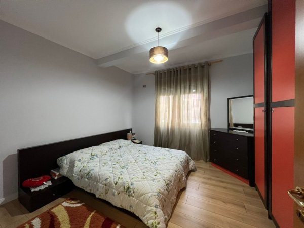 Tirane, jepet me qira apartament 2+1 Kati 3, 86 m² 700 € ,(Muhamed Gjollesha ),Komuna Parisit,Tirane