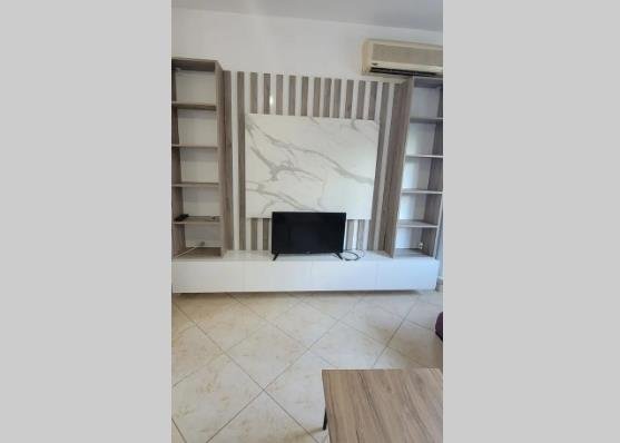 Tirane, jepet me qera 2+1 Kati 2, 106 m² 700 € (Stacioni i Trenit)